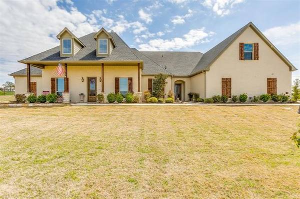 127 Trace Drive, Weatherford, TX 76087