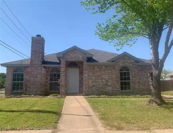 2229 Waterway Drive, Mesquite, TX 75181