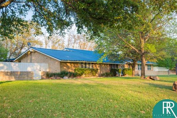 2402 11th Street, Brownwood, TX 76801