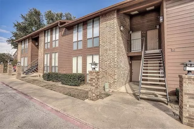 7522 Holly Hill Drive #10B, Dallas, TX 75231