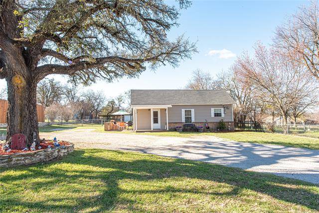 216 E 7th Street, Weatherford, TX 76086