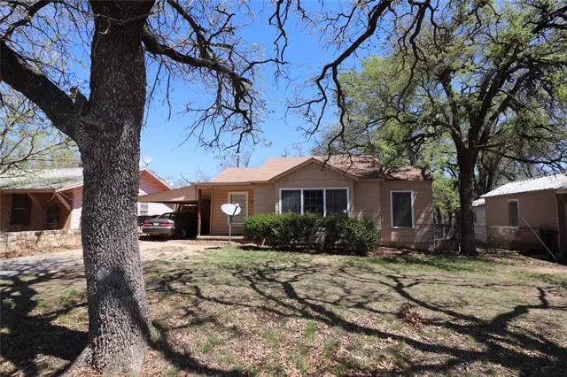 1704 11th Street, Brownwood, TX 76801