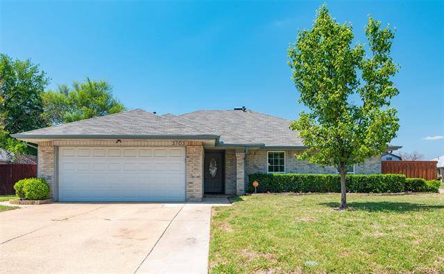 3703 Constitution Drive, Grand Prairie, TX 75052