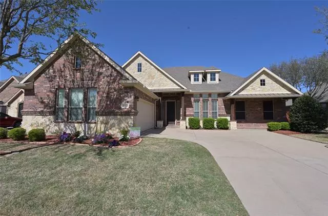 8405 Pecan Creek Drive, Arlington, TX 76001