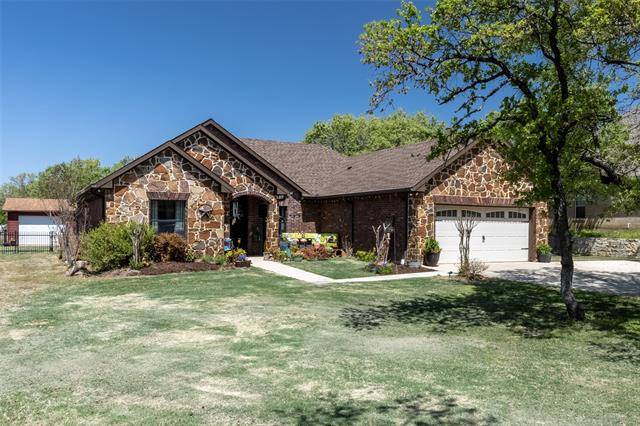 106 Cooper Court, Runaway Bay, TX 76426