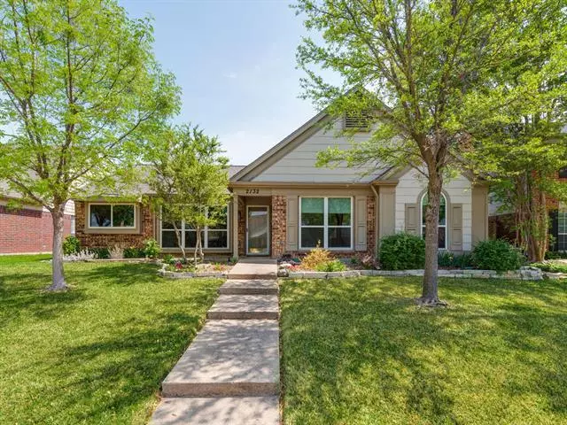 2132 Lansdown Drive, Carrollton, TX 75010