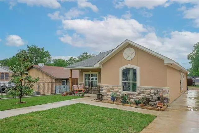 2604 Pearl Avenue, Fort Worth, TX 76164