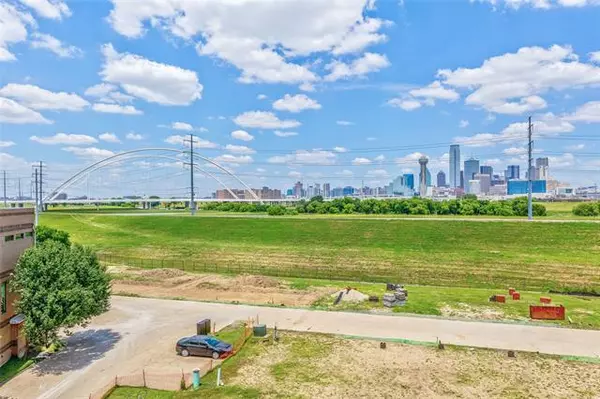 Dallas, TX 75203,381 E Greenbriar Lane #801