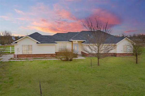 3131 Cherokee Drive, Farmersville, TX 75442