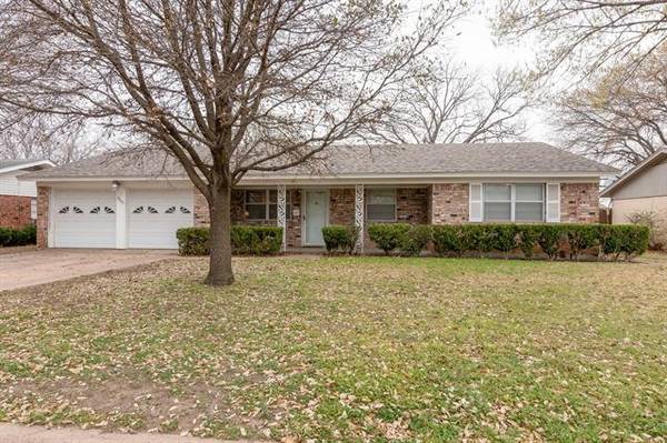 5605 Bonnie Wayne Street, Haltom City, TX 76117