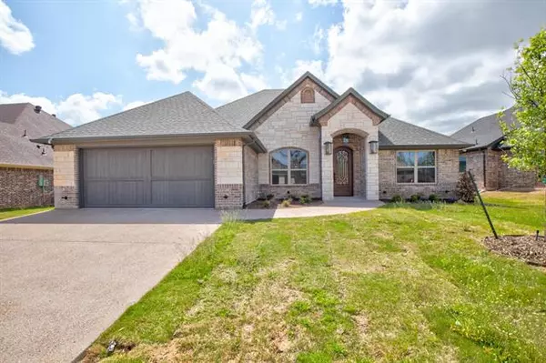 1016 Anna Circle, Granbury, TX 76048