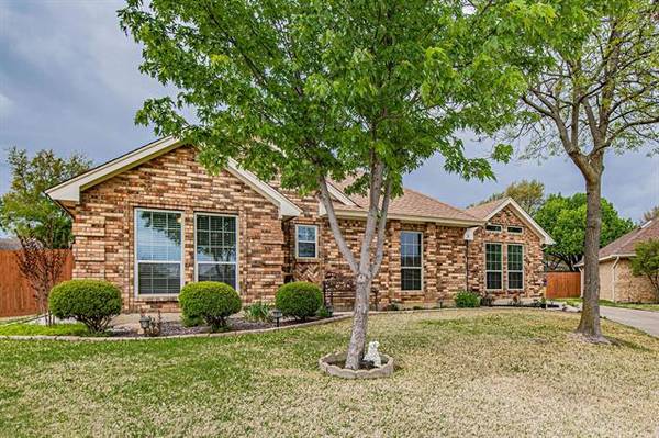 5 Chapel Hill Court, Mansfield, TX 76063