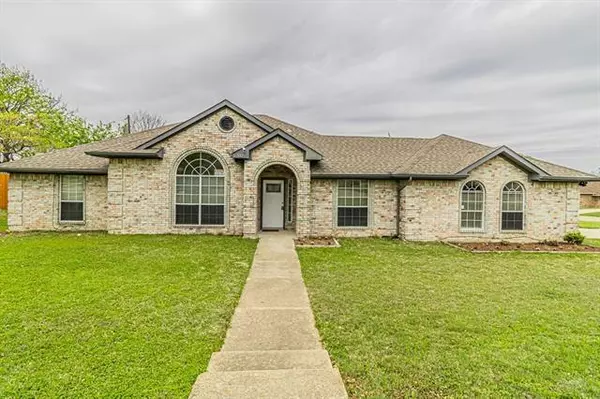 551 Honeysuckle Lane, Cedar Hill, TX 75104