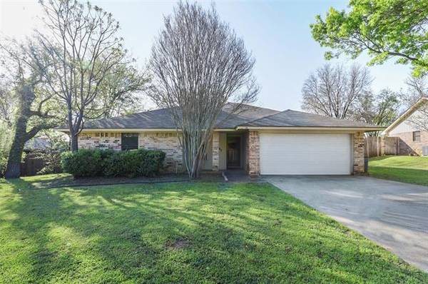 2807 Roundup Trail, Grapevine, TX 76051