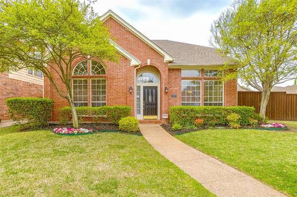 308 Waterside Drive, Irving, TX 75063