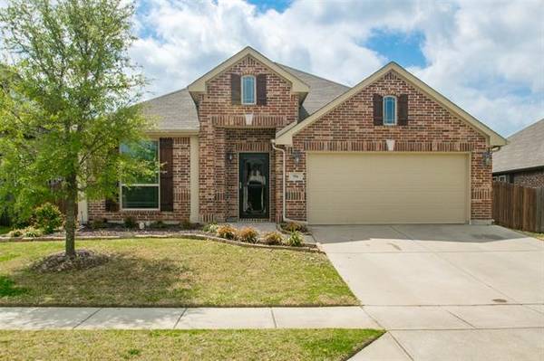 916 Longhorn Drive, Aubrey, TX 76227