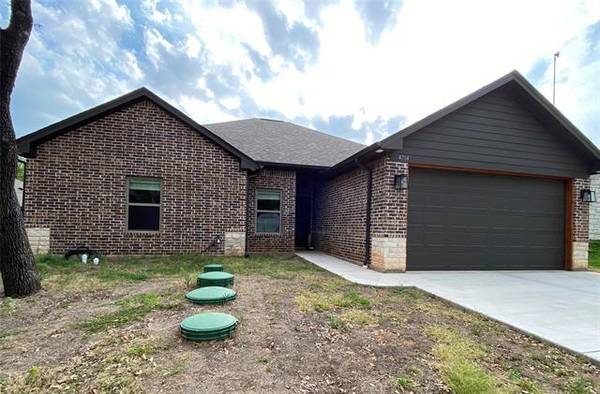 4704 Pecos Street, Granbury, TX 76048