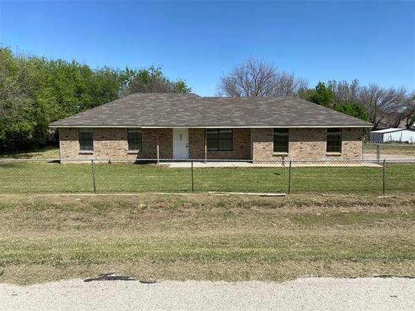 6146 Hawkeye Road, Krum, TX 76249