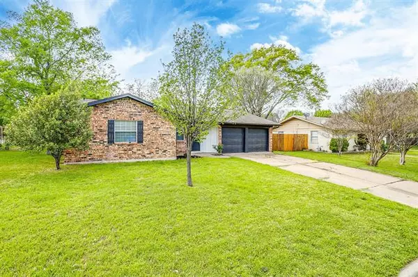 231 Cindy Lane, Burleson, TX 76028