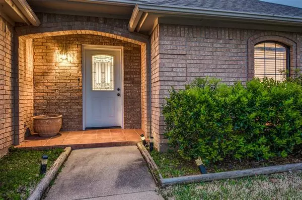 Grapevine, TX 76051,3107 Sweet Briar Street