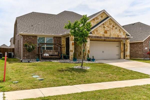 222 Garden Grove Drive, Waxahachie, TX 75165