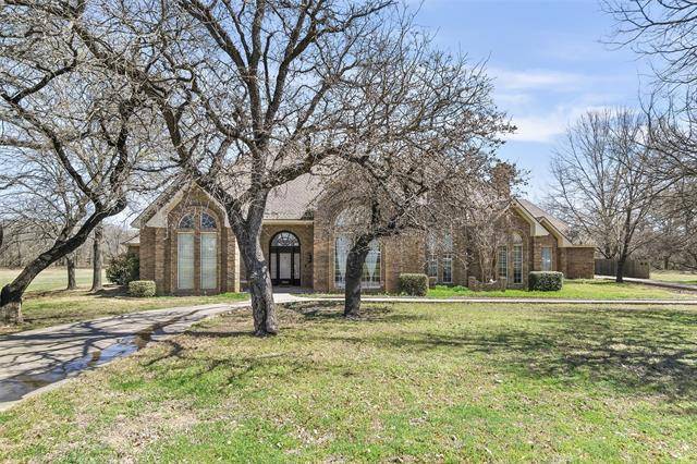 2006 Oakridge Trail, Bridgeport, TX 76426