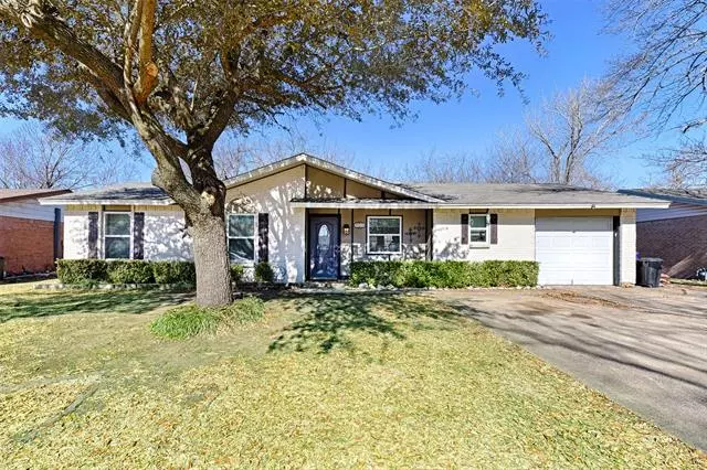 913 Downing Street, Forney, TX 75126