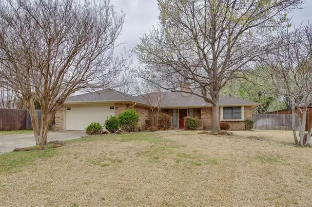 10 Llano Drive, Trophy Club, TX 76262