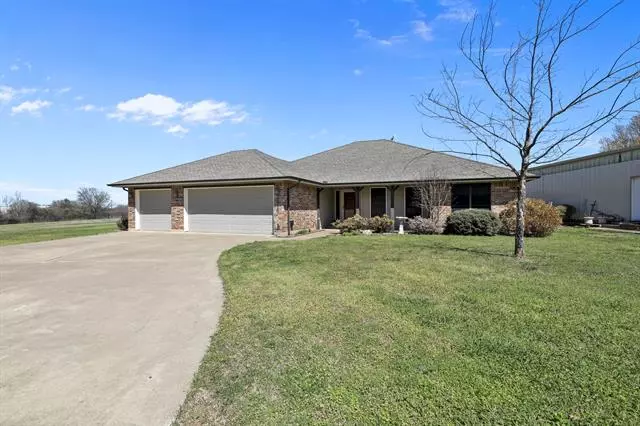 8016 County Road 313, Grandview, TX 76050