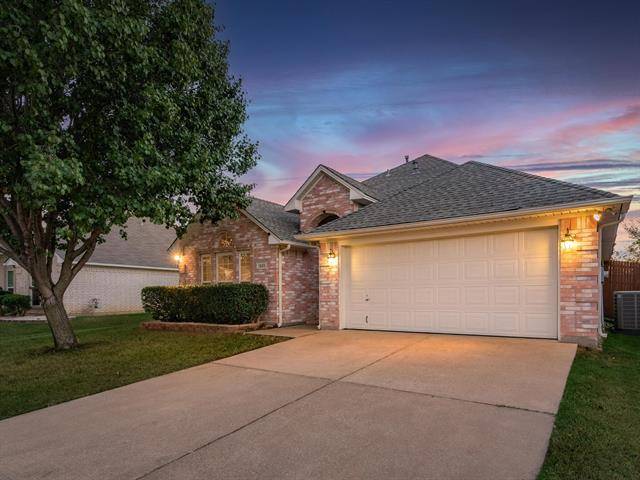 1320 Lyra Lane, Arlington, TX 76013