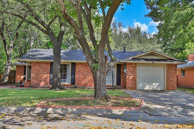 303 W Garnett Street, Gainesville, TX 76240