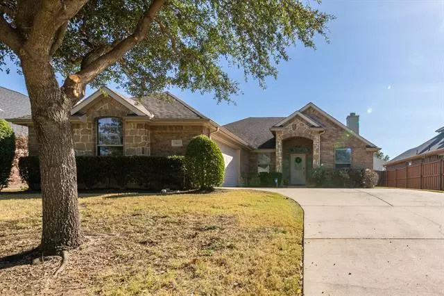 5855 Windy Meadow Lane, Grand Prairie, TX 75052