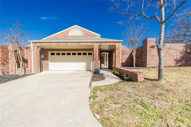 1121 Sandestin Drive, Denton, TX 76205