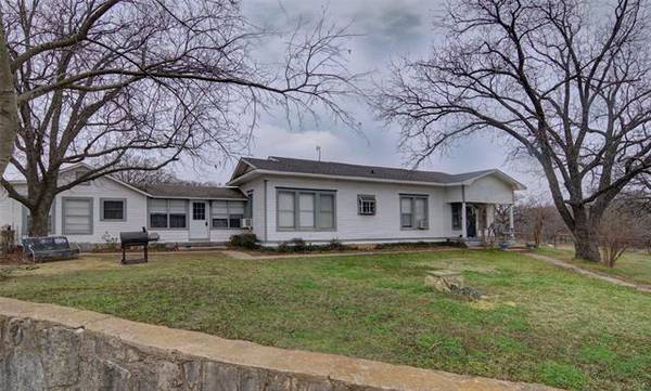 3208 Tin Top Road, Weatherford, TX 76087