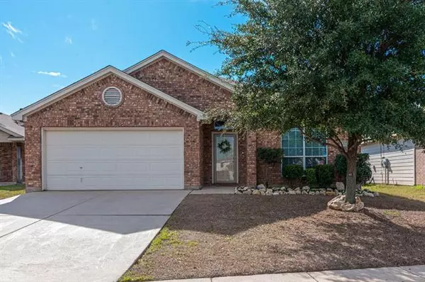 1113 Day Dream Drive, Fort Worth, TX 76052