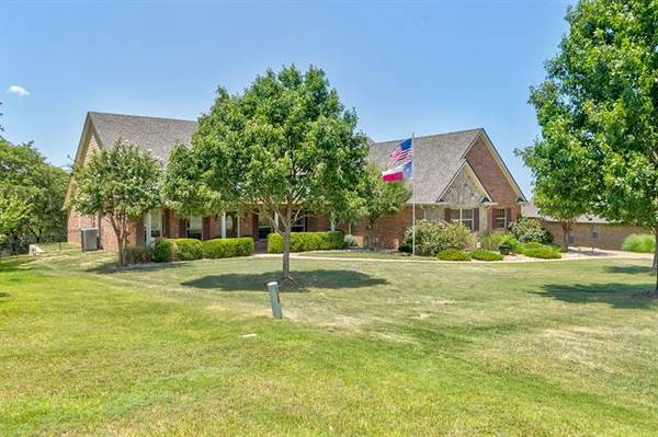 132 Birdie Drive, Lipan, TX 76462