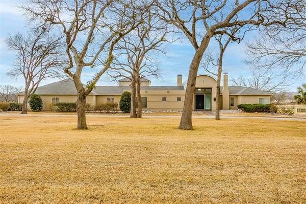 137 Kortney Drive, Hudson Oaks, TX 76087