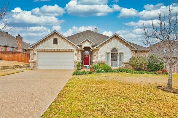 314 Autumnwood Court, Kennedale, TX 76060