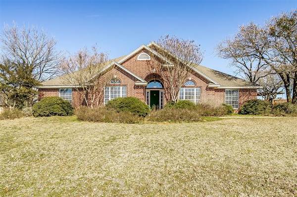 501 Roaring Springs Drive, Joshua, TX 76058