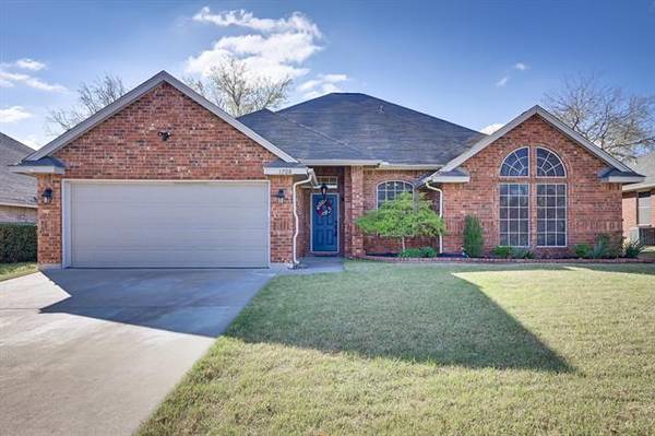 1708 Brittany Lane, Mansfield, TX 76063