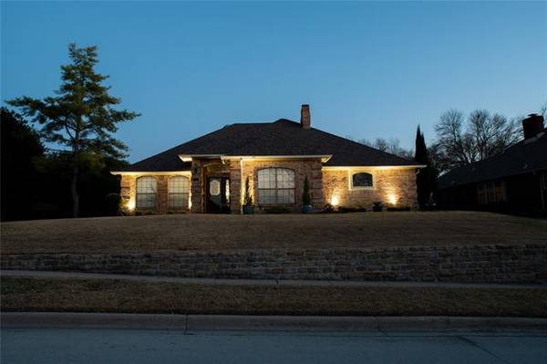 10157 Wandering Way Street, Benbrook, TX 76126