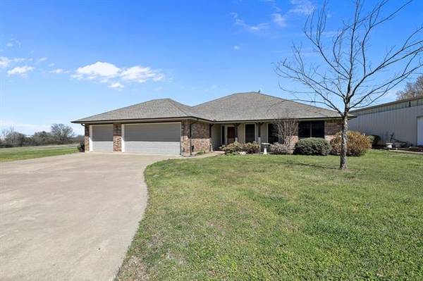 8016 County Road 313, Grandview, TX 76050