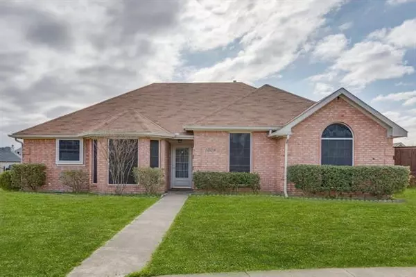 1304 Greenfield Drive, Mesquite, TX 75181