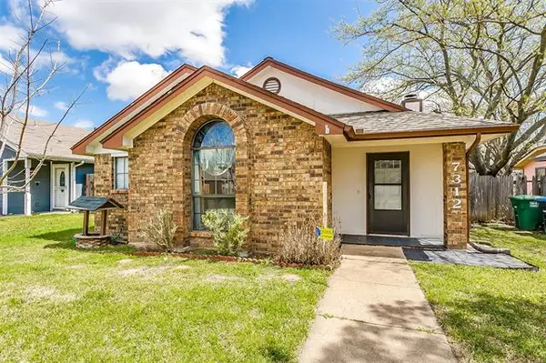 7312 Blackthorn Drive, Fort Worth, TX 76137