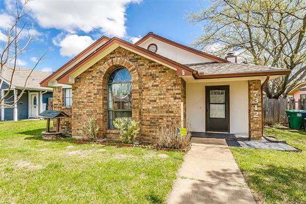 7312 Blackthorn Drive, Fort Worth, TX 76137