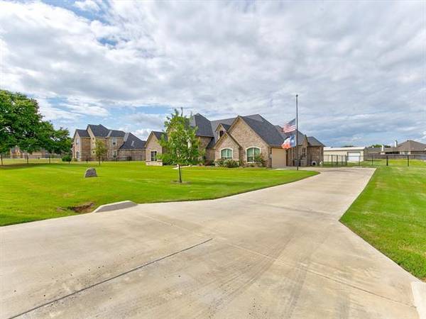 109 Cambree Court, Springtown, TX 76082