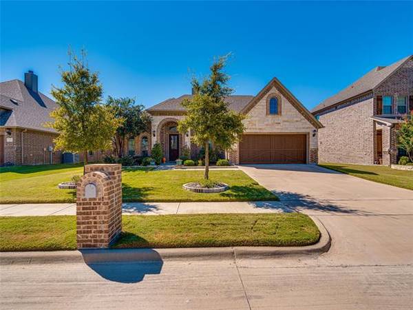 421 Whispering Willow Drive, Midlothian, TX 76065