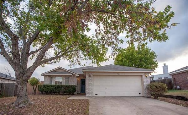 7312 Summerset Drive, Benbrook, TX 76126