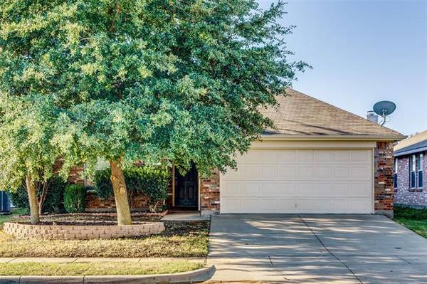 557 Creekbend Street, Crowley, TX 76036