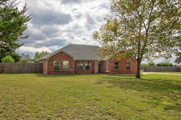 5711 County Road 2754, Farmersville, TX 75442